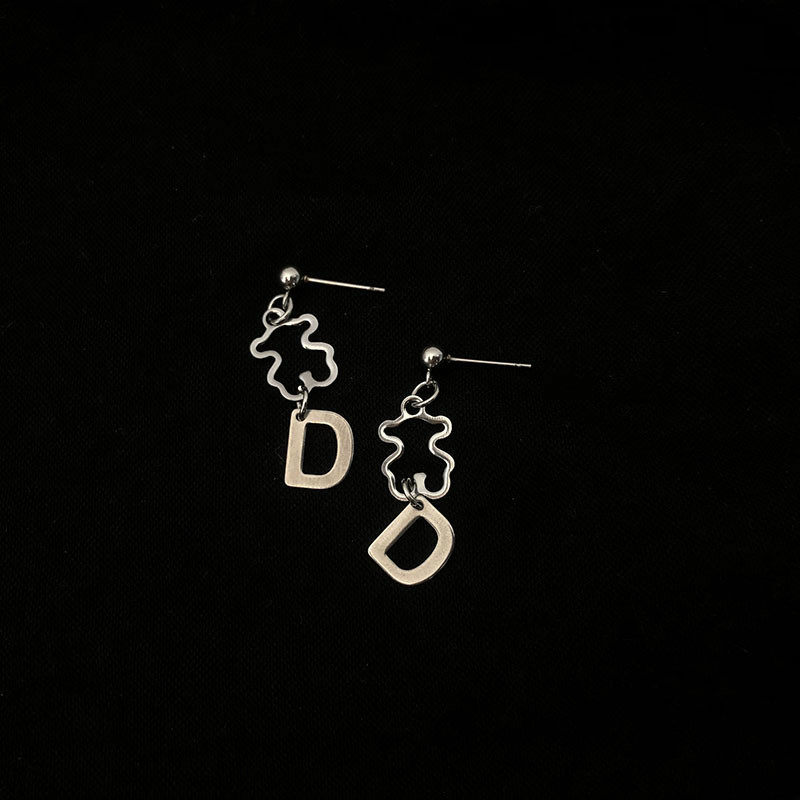 Hoa tai kim loại dáng dài mặt hình gấu phong cách cổ điển