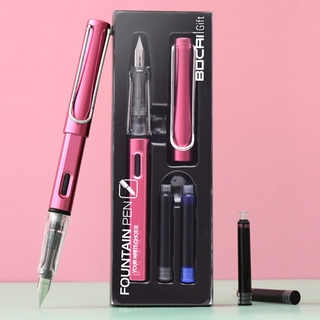 Bút máy mực đen với ngòi bút 0.38mm