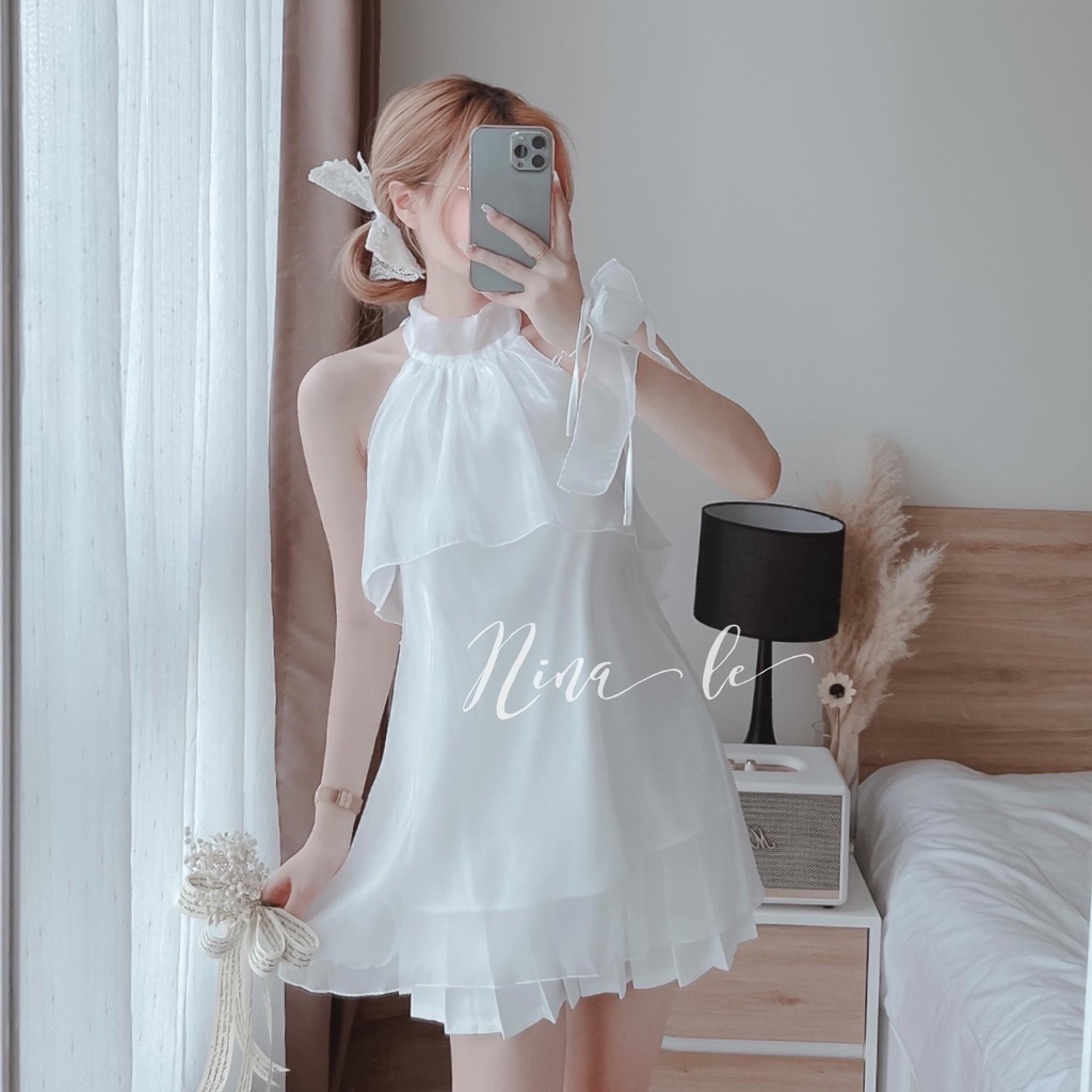 set đồ nữ áo cổ yếm hở lưng vải tơ kèm chân váy dập ly đáng iêu