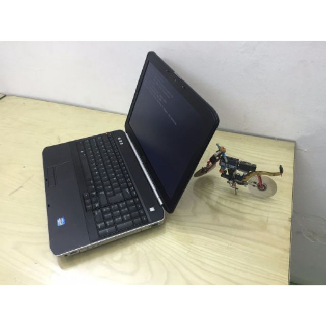 Laptop dell latude 5530 i5 2520 ram 4 ssd120gb