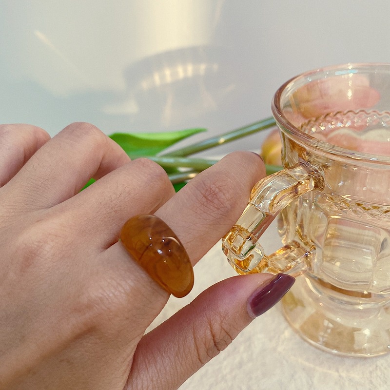 Set 4 nhẫn bằng nhựa resin acrylic màu hổ phách phong cách Hàn Quốc độc đáo cho nữ 17mm