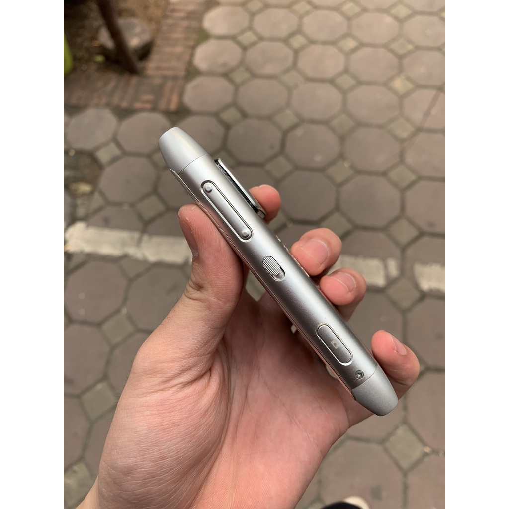 Điện thoại Nokia N8 bạc zin chính hãng 100%