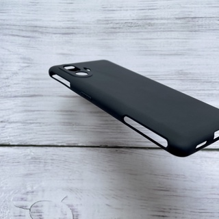 Ốp lưng silicon đen cho Xiaomi Redmi K40 Gaming không bám vân tay, có gờ bảo vệ camera.