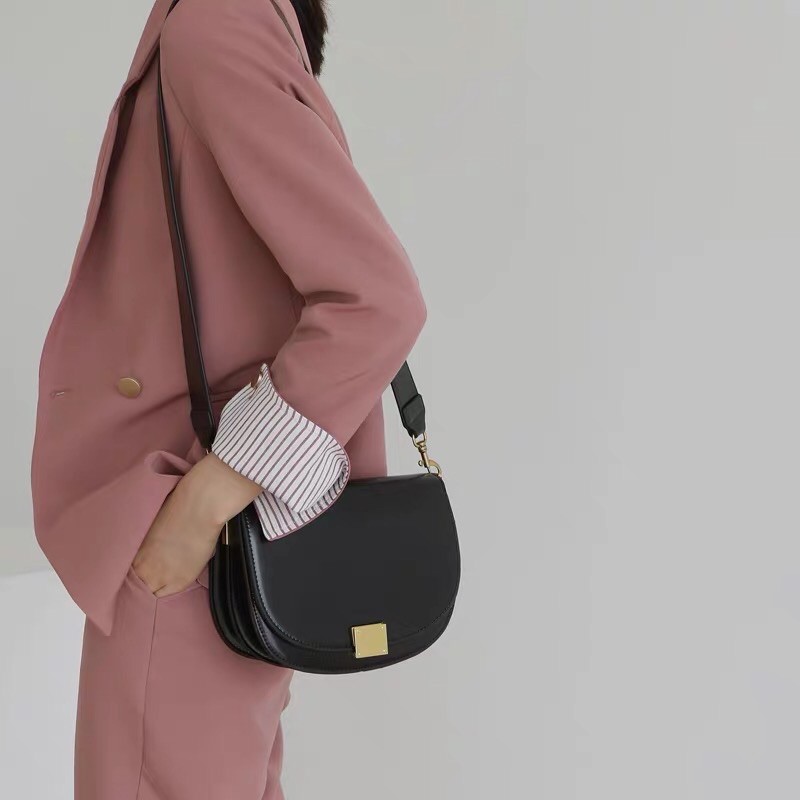 Túi da Saddie Bag | BigBuy360 - bigbuy360.vn