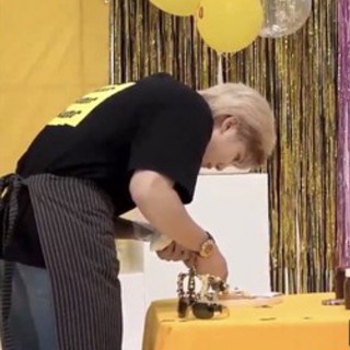 Áo Thun Unisex in hình Butter BTS đen