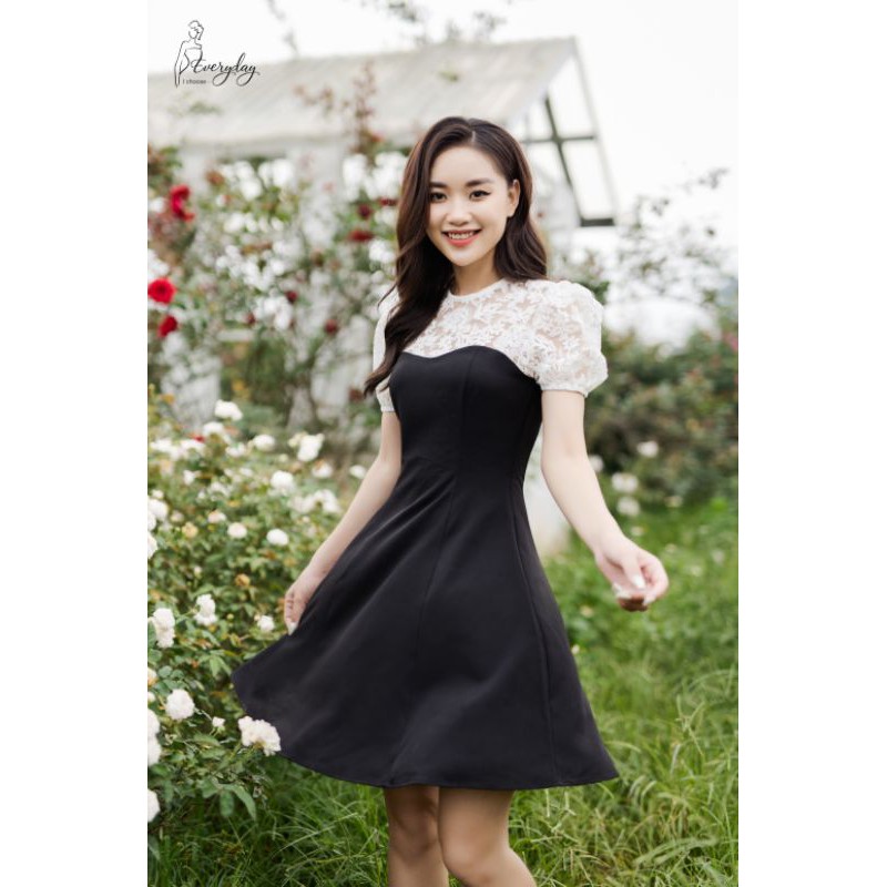 Đầm xòe đen phối ren cao cấp Everyday thiết kế công sở V005