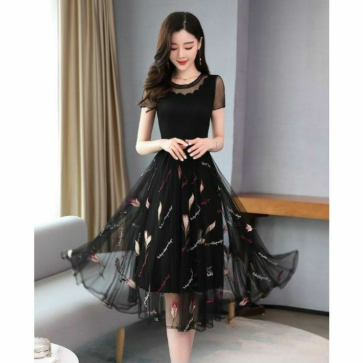Hàng nhập - Đầm dự tiệc dáng xòe thêu hoa, váy xòe lụa phối ren dập li