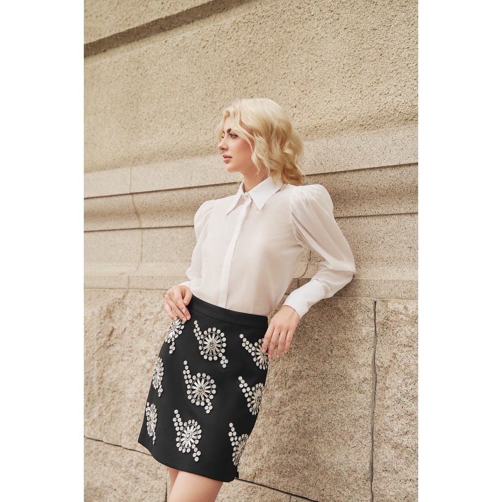 MAVEN - Chân váy đen dáng A đính đá Nira Skirt