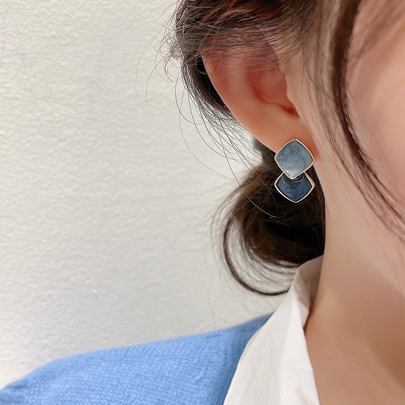 Khuyên tai hình vuông màu xanh dương phong cách Pháp mùa thu đông cho nữ