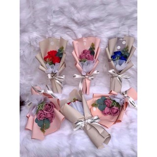 bó hoa sáp 3 bông điểm hoa bi kèm lá táo