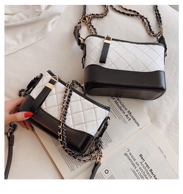 Túi đeo chéo dáng hobo đế cứng cực chất - TS81 | BigBuy360 - bigbuy360.vn