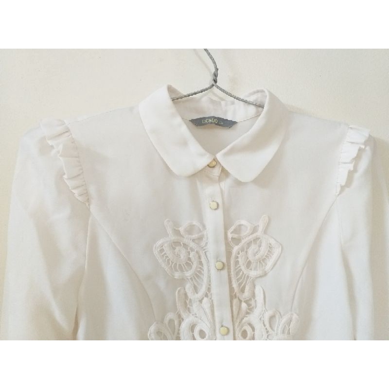Áo sơmi trắng phối ren size S thanh lý