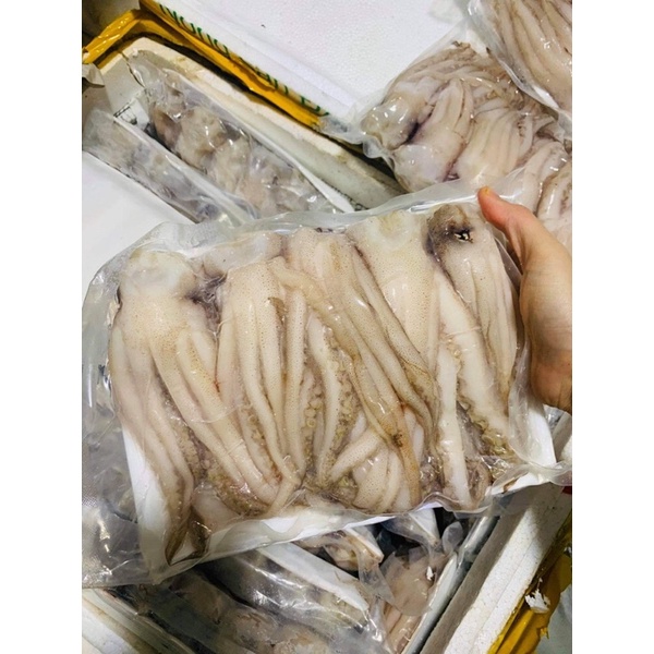 râu mực tươi khay 1kg nét 7 tươi ngon.