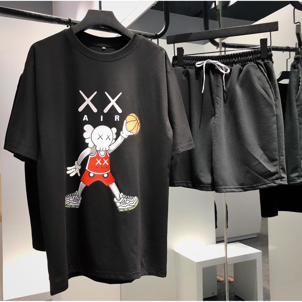 Áo Thun Tay Lỡ KAWS BASKETBALL Phản Quang Unisex (Trắng/Đen)