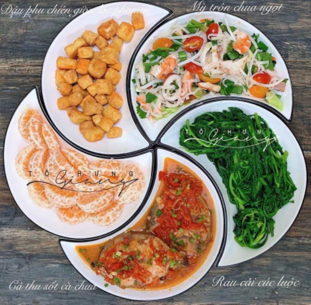 Bộ đĩa mặt trăng. Rộng 50cm. Hàng sứ Bát Tràng