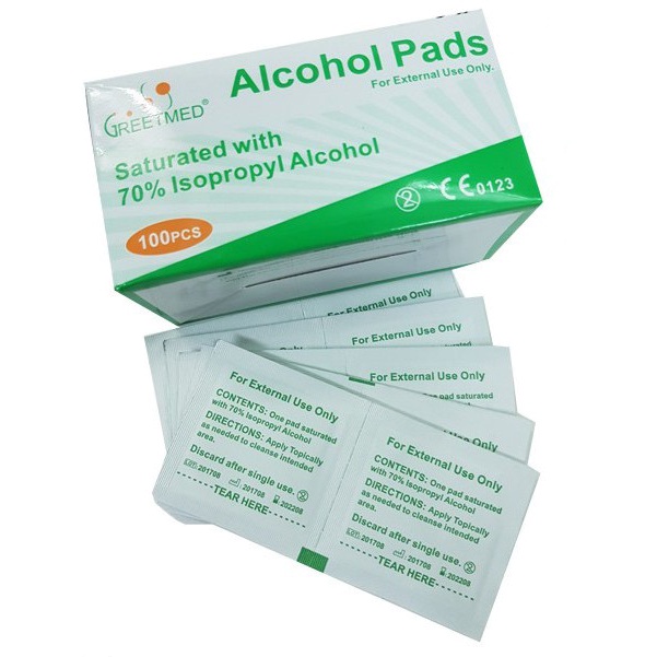 Bông tẩm cồn Greetmed (100 miếng) - Alcohol Pads - Bông tẩm cồn làm sạch,  trước khi tiêm, lau điện thoại, lau tay