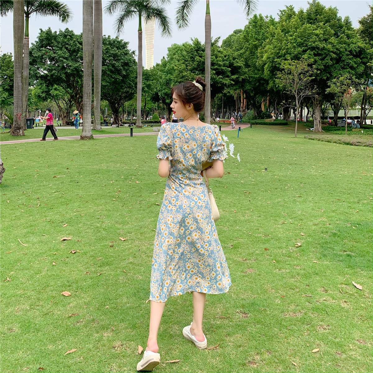 đầm ulzzang Nữ Tay Ngắn In Hình Hoa Cúc Phong Cách Hàn Quốc | BigBuy360 - bigbuy360.vn