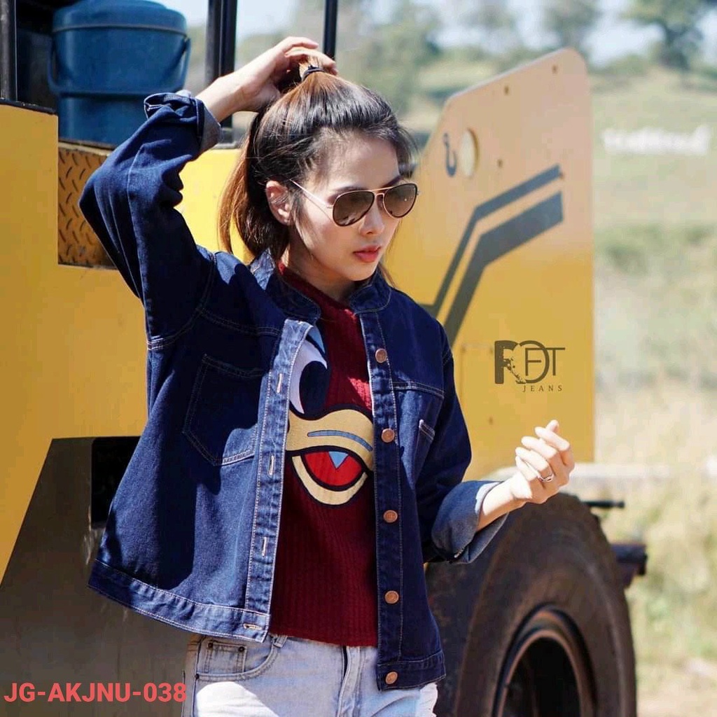 Áo khoác jean nữ xanh túi khổng lồ siêu to form rộng thời trang Freesize dưới 65kg