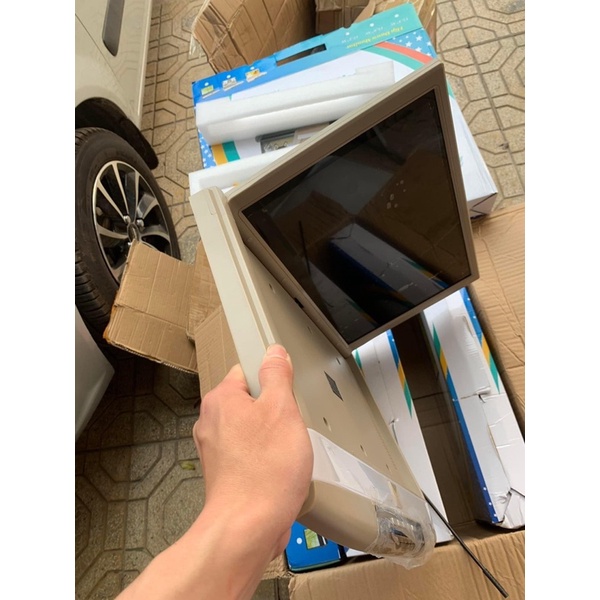 Màn hình ốp trần 17.3 inch cao cấp lắp cho mọi xe 4K/FullHD AV/HDMI/USB cao cấp