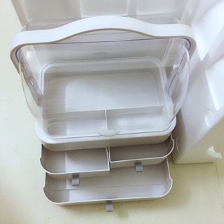 KỆ MỸ PHẨM HÌNH TRỨNG