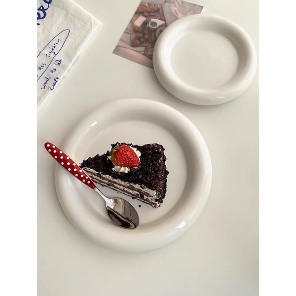 Đĩa sứ viền lồi decor phong cách Hàn Quốc