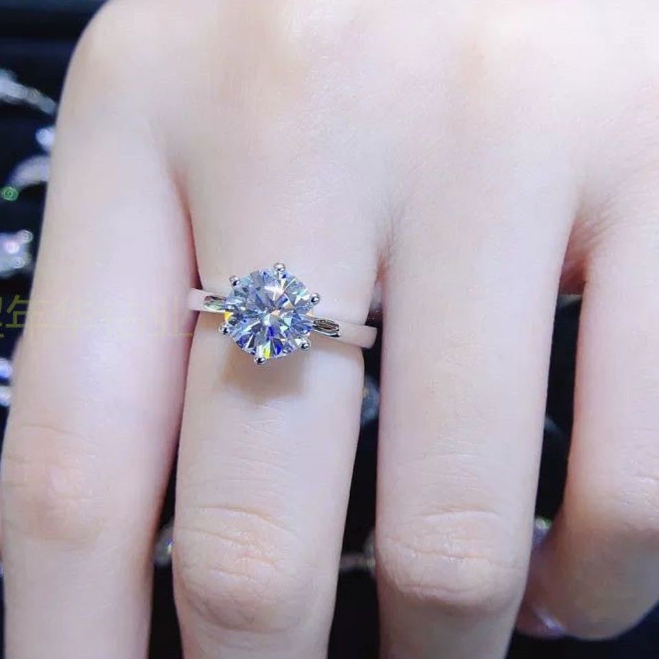 Nhẫn Moissanite nhập khẩu Mỹ nữ bạc 925 mạ bạch kim một carat ròng màu đỏ trực tiếp miệng thiết kế ngách trongV