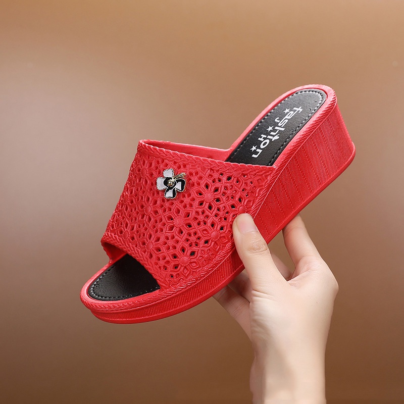 Dép trung niên, dép cho mẹ, cao 7cm tôn chiều cao, HÀNG LẺ SIZE BÁN GIÁ SỐC (Quai lỗ)