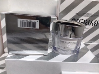 Kem dưỡng ẩm làm trắng da Estee Lauder