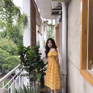 Đầm midi nhún ngực