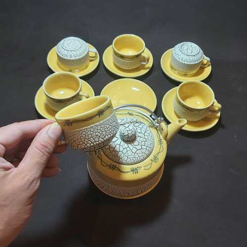 Bộ Ấm Chén Bát Tràng uống trà gốm men sứ cao cấp - Mẫu TRỤ TRÒN kiểu ĐẤT NẺ màu Vàng Gold - chân đế ngăn va chạm mặt bàn