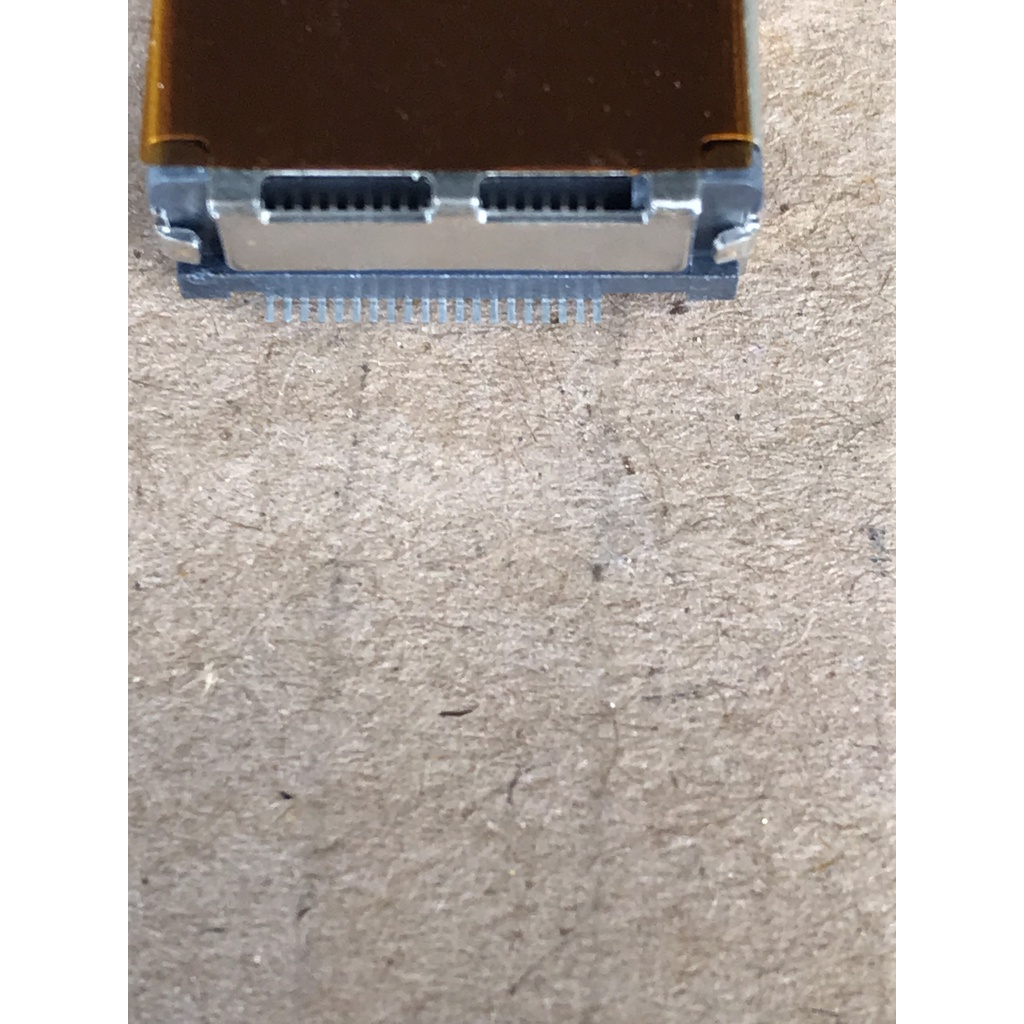 Cổng DisplayPort Display Port trên card màn hình - chân dán