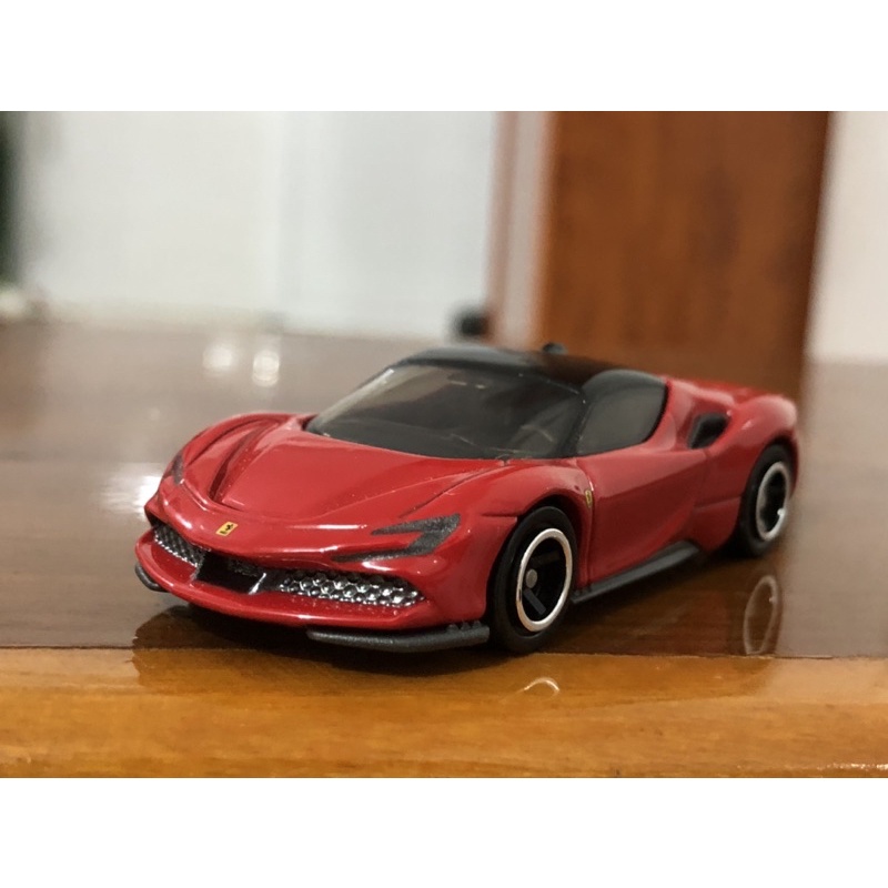 Xe mô hình Ferrari 1:64