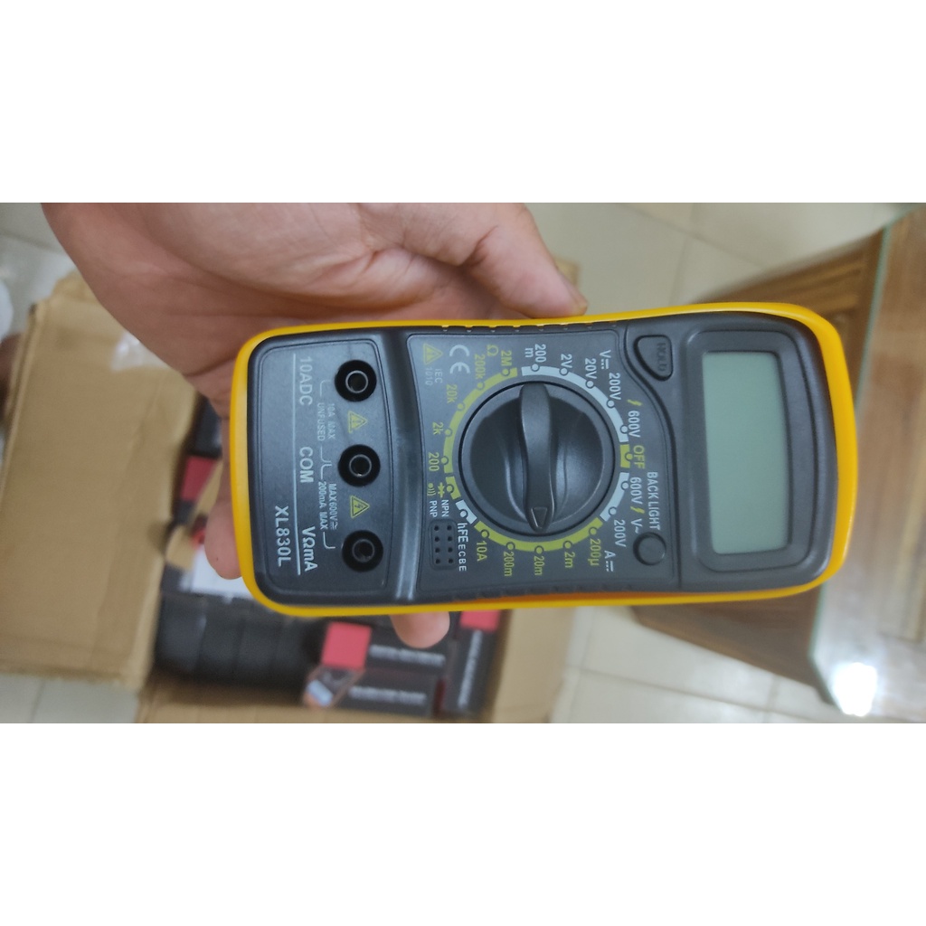 Đồng hồ đo điện XL830L Đồng hồ vạn năng XL 830 màn hình kỹ thuật số kèm pin 9V