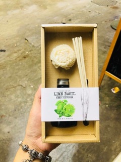 Tinh dầu thơm phòng que gỗ phutawan ( Mẫu Mới )