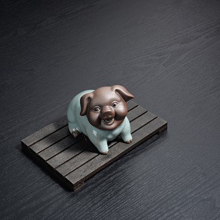 Tượng heo vui vẻ may mắn