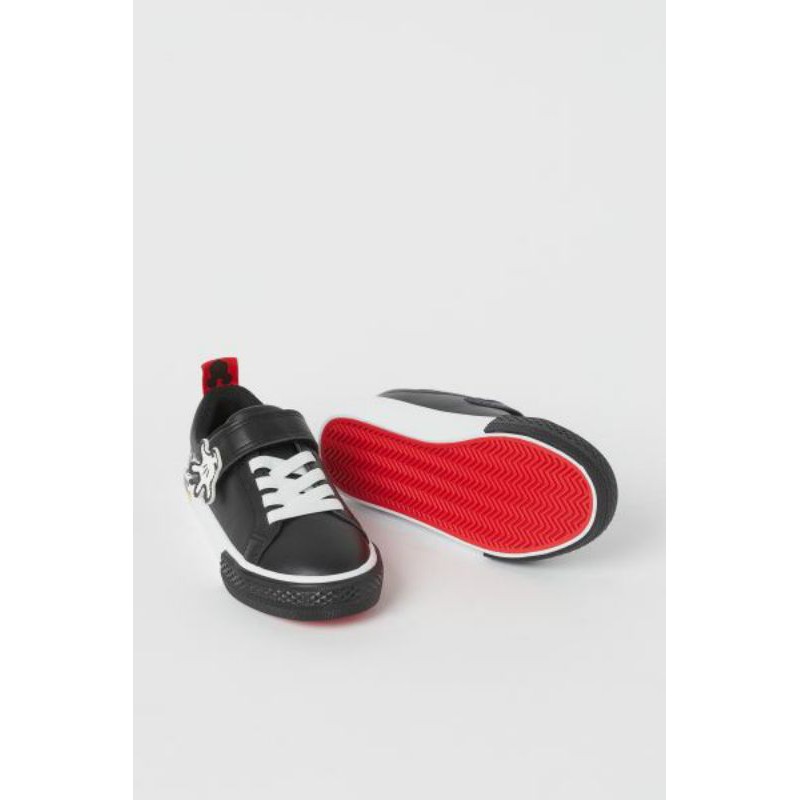 Giày thể thao đen Mickey cho bé trai H.M UK A.uth size 11(29)
