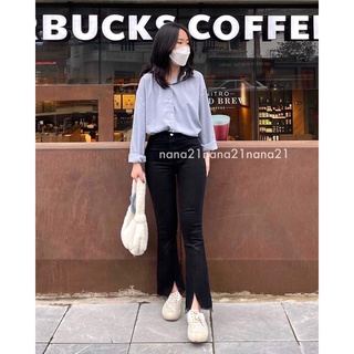 Quần jeans ống xẻ loe