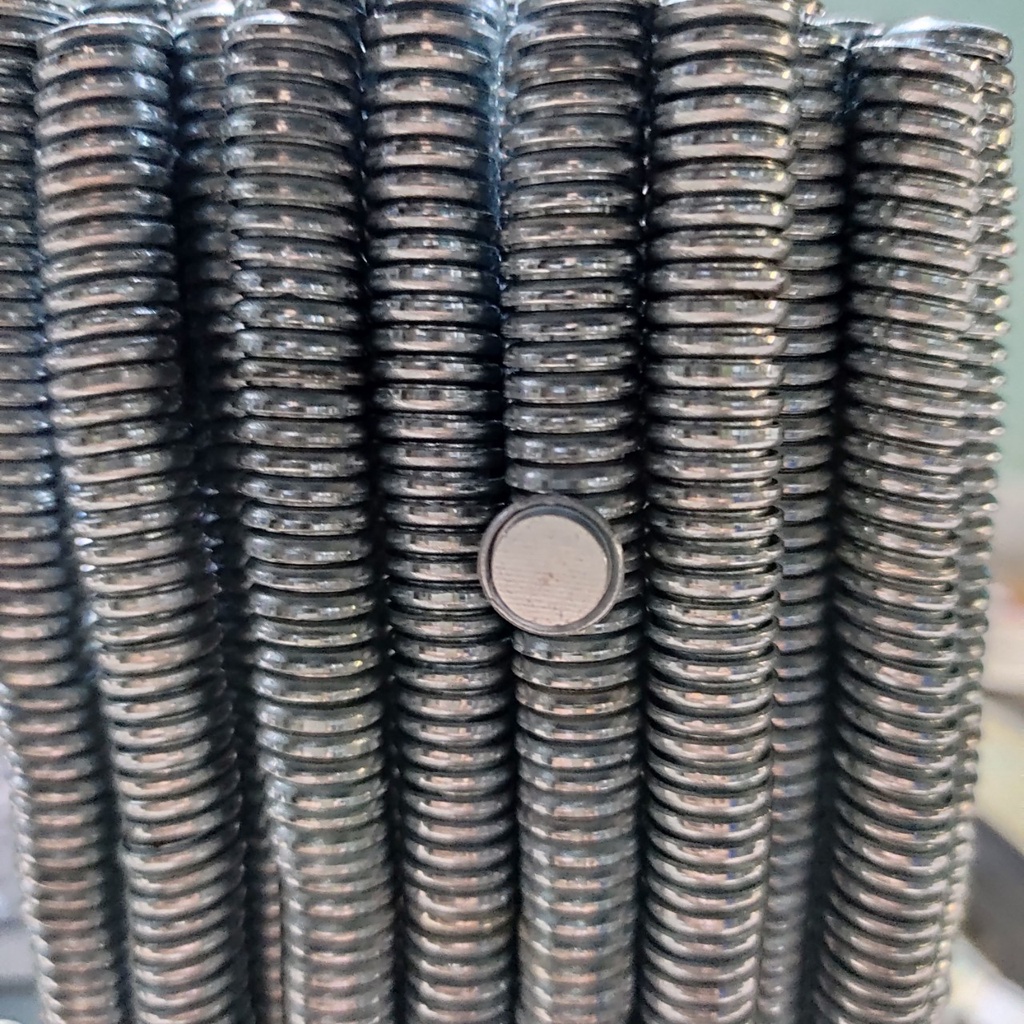 Nam châm một mặt từ tính .Làm Hộp quà tặng , đường kính 8mm * dầy 2mm