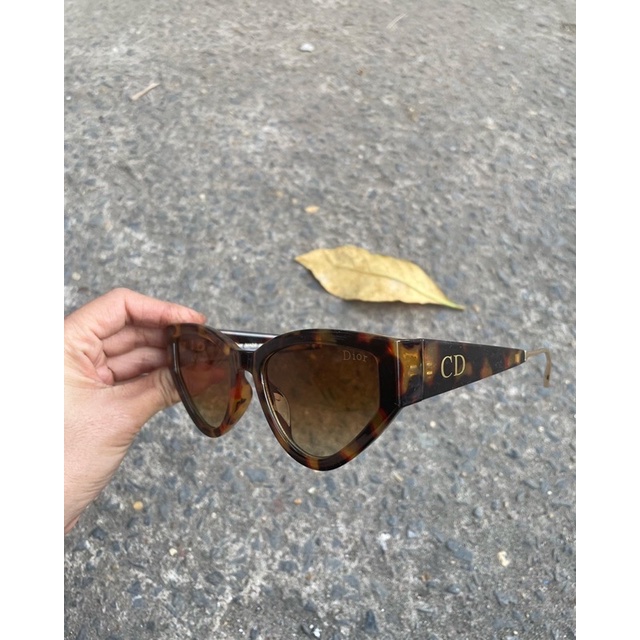 Mắt kính hiệu dior 2hand