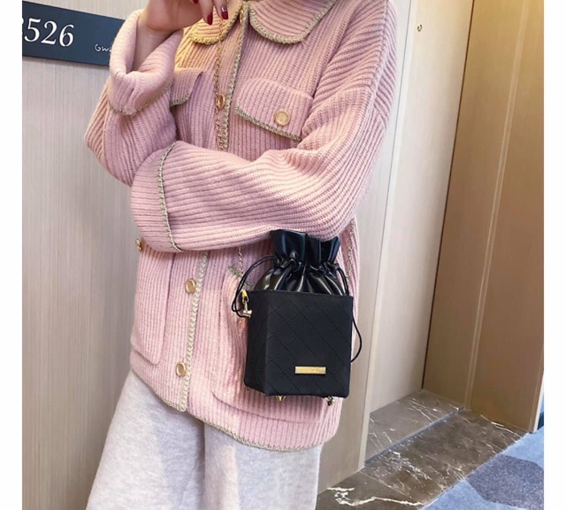 TÚI ĐEO CHÉO MINI RETRO FROSTED HỘP ĐỰNG ĐEN LÌ