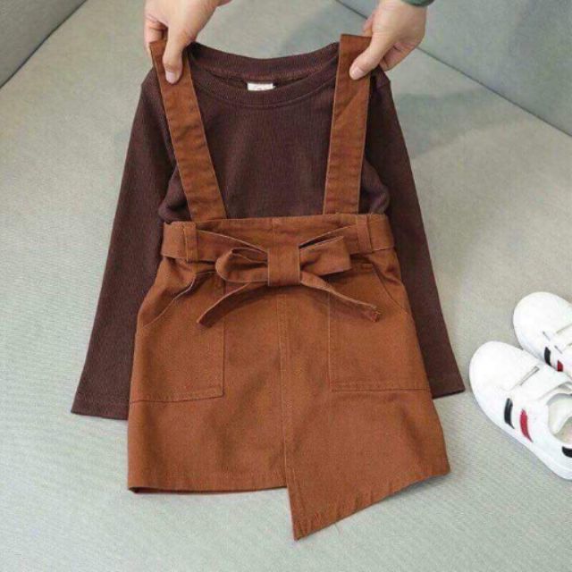 Váy yếm nâu