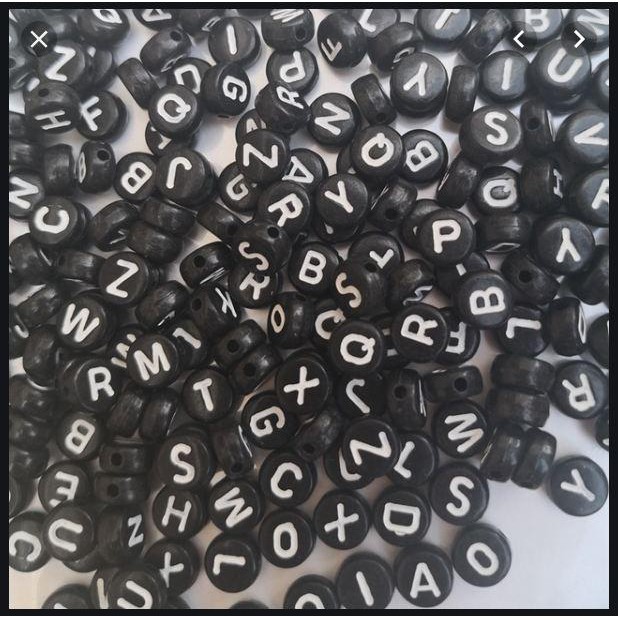 set 40/80/200 Hạt Chữ Cái tròn nền đen chữ trắng (25gam) làm vòng