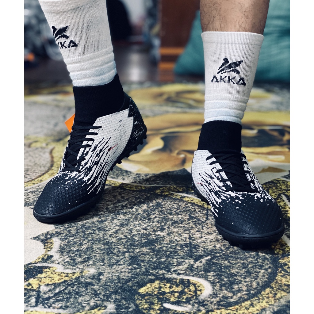 GIÀY ĐÁ BÓNG CAO CỔ