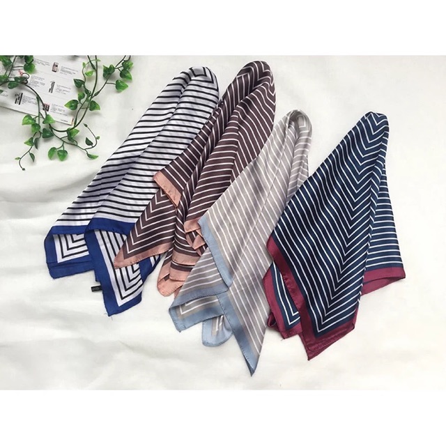 Khăn vuông lụa size 70x70.