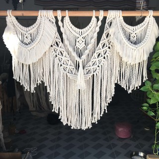 Rèm macrame trang trí tường có chải tua rua 1mx80cm gồm thanh gỗ tròn | Macrame wall hanging