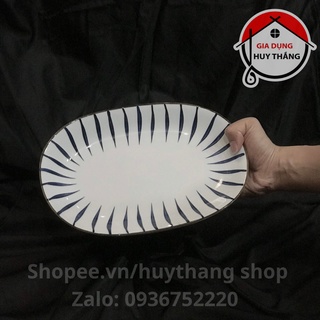 Đĩa Xoài Sứ, Đĩa Vuông Họa Tiết Kẻ Sọc Trúc, Cùng Với Sự Tham Gia Của Nhiều Đĩa Khác