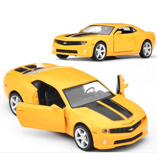 Xe mô hình ô tô RMZ Chevrolet Camaro tỉ lệ 1:36 xe bằng sắt chạy cót màu VÀNG