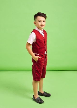 Quần yếm ngắn công tử viền lưng đỏ đô bé trai Jadiny