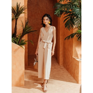 Oyster and Snail - Jumpsuit Jum Hilary đai rời màu be, cổ tim, ba lỗ, chất liệu đũi xước Nhật - 0419
