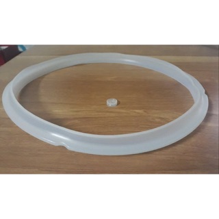 Bộ 02 gioăng cao su cho nồi áp suất điện( 01 gioăng chính và 01 gioăng phụ gioăng cúc áo cho nồi áp suất điện 5-6 lít)